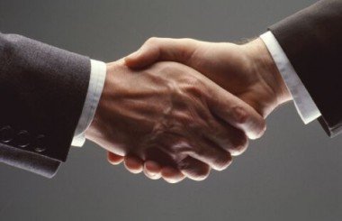 Tasyklingas rankos paspaudimas